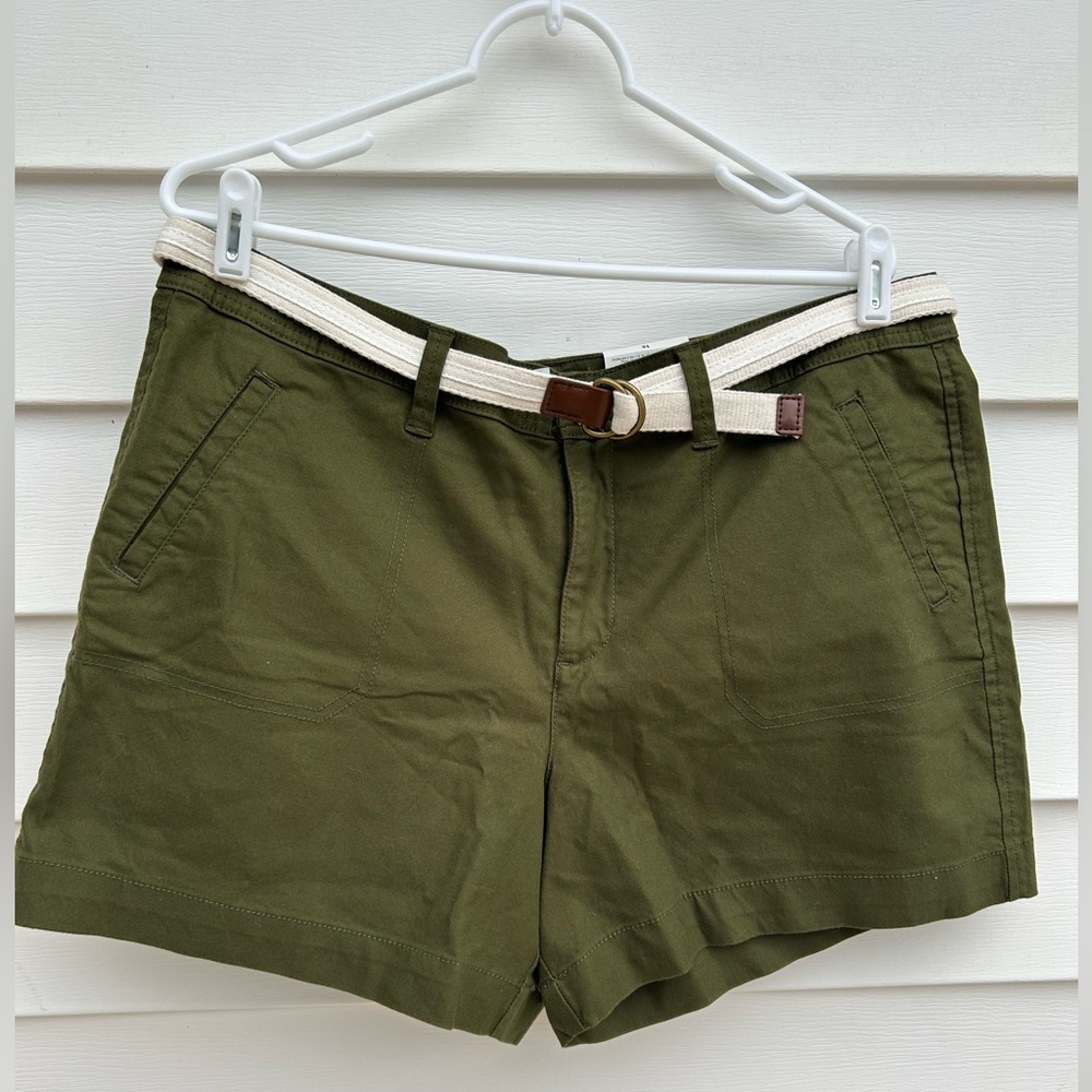 St. John's Bay Green and White Cargo Shorts with Belt